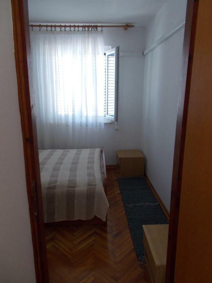 Apartment Dora 1 Jakisnica 룬 외부 사진