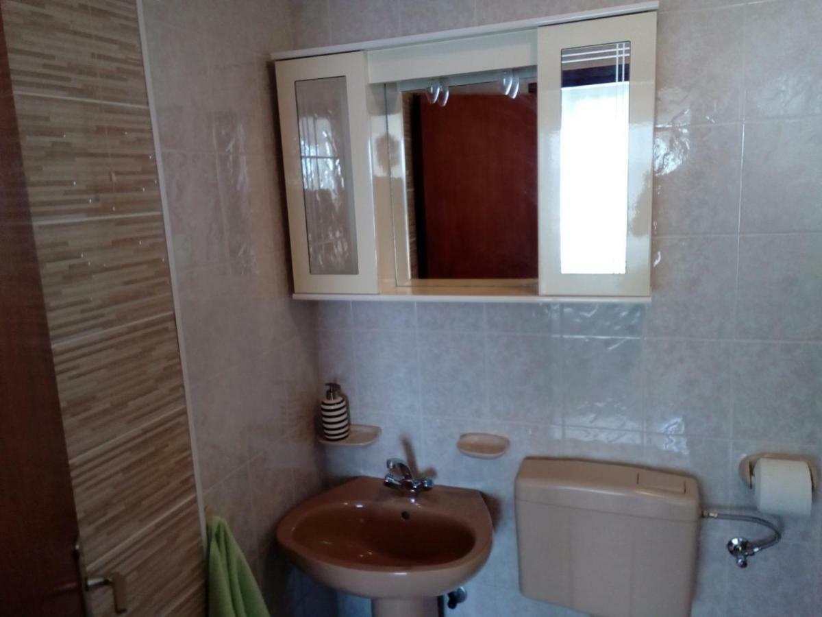 Apartment Dora 1 Jakisnica 룬 외부 사진
