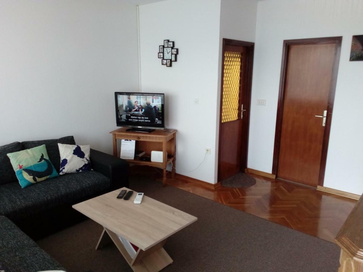 Apartment Dora 1 Jakisnica 룬 외부 사진