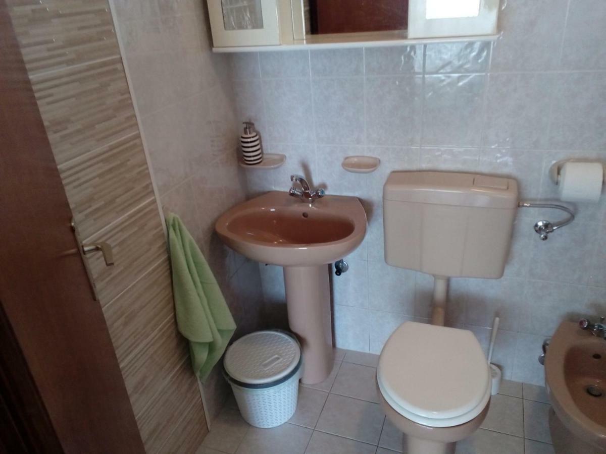 Apartment Dora 1 Jakisnica 룬 외부 사진