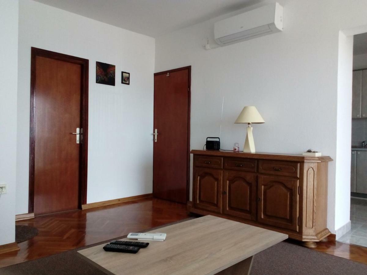 Apartment Dora 1 Jakisnica 룬 외부 사진