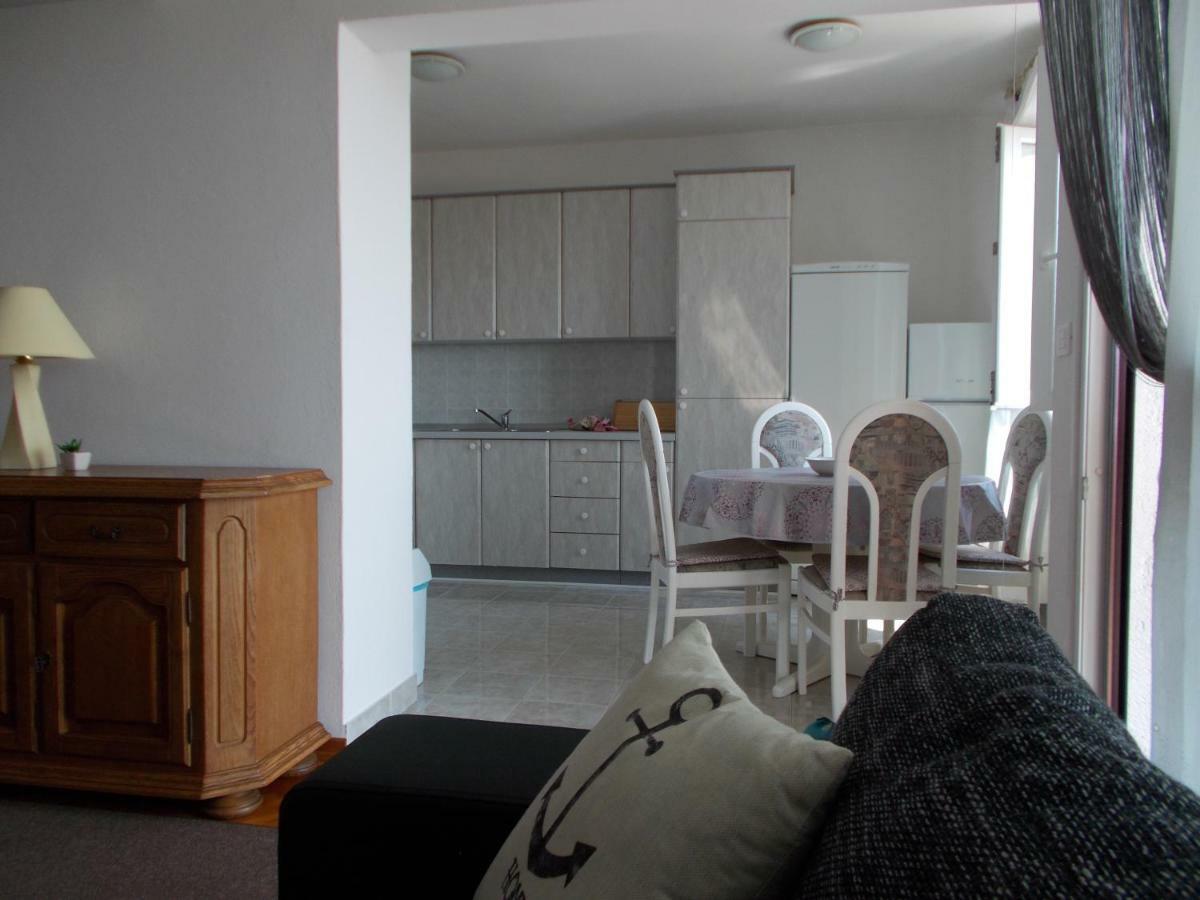 Apartment Dora 1 Jakisnica 룬 외부 사진